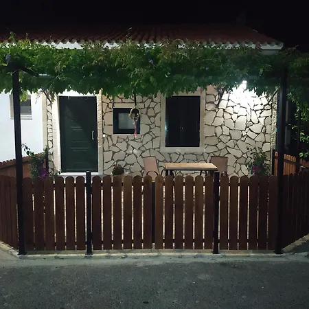 Giannis Sea-view *